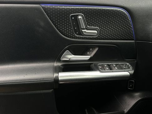 Certified 2025 Mercedes-Benz GLA 250 image 24