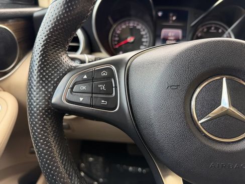 Used 2019 Mercedes-Benz GLC 300 4MATIC image 34