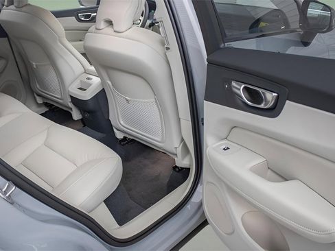 Certified 2025 Volvo XC60 B5 Plus w/ Protection Package Premier image 30