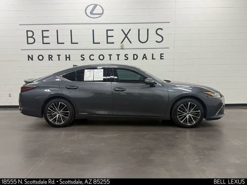 Used 2022 Lexus ES 300h w/ Premium Package image 3