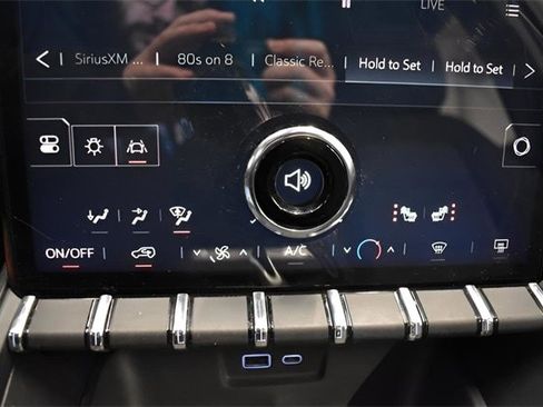 Used 2025 GMC Terrain Elevation w/ Technology Package II image 29