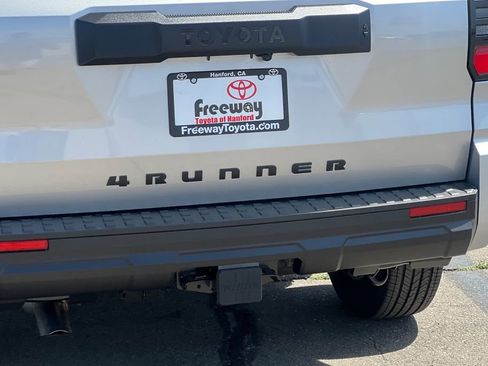 New 2026 Toyota 4Runner SR5 AWD/4WD image 26