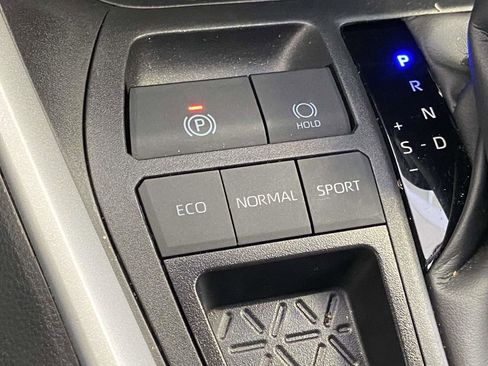 Used 2025 Toyota RAV4 LE FWD image 20