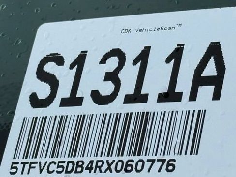 Used 2024 Toyota Tundra Capstone AWD/4WD image 34