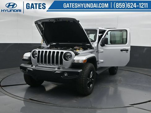 Used 2022 Jeep Wrangler Unlimited Sahara AWD/4WD image 57