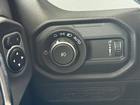 Used 2024 Jeep Wrangler Unlimited Sport AWD/4WD image 38