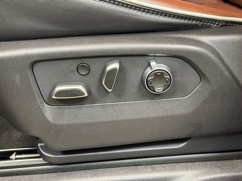 Used 2024 GMC Sierra 2500 Denali Ultimate image 12