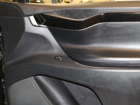 Used 2018 Tesla Model X 75D image 66