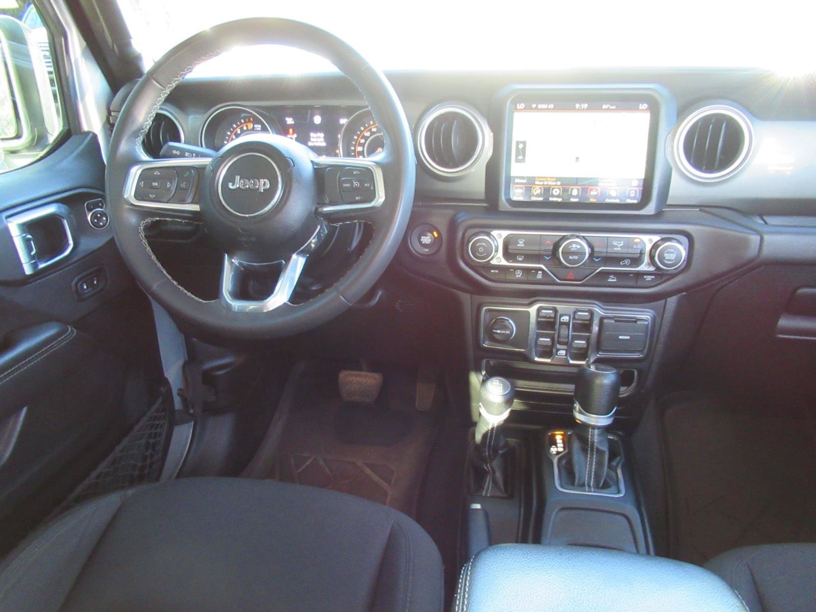 Used 2023 Jeep Gladiator Overland AWD/4WD image 12
