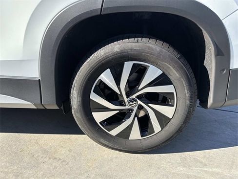 Certified 2025 Volkswagen Tiguan S image 6