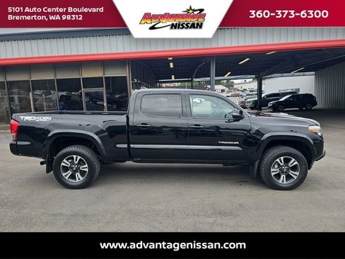 Used 2017 Toyota Tacoma TRD Sport w/ Premium & Technology Package AWD/4WD image 6