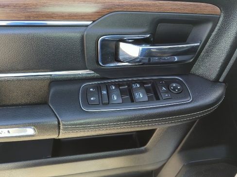 Used 2017 RAM 3500 Laramie w/ Convenience Group image 19