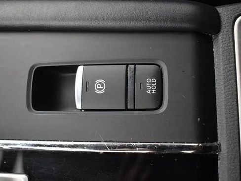 Used 2024 Mitsubishi Outlander Ralliart AWD/4WD image 33