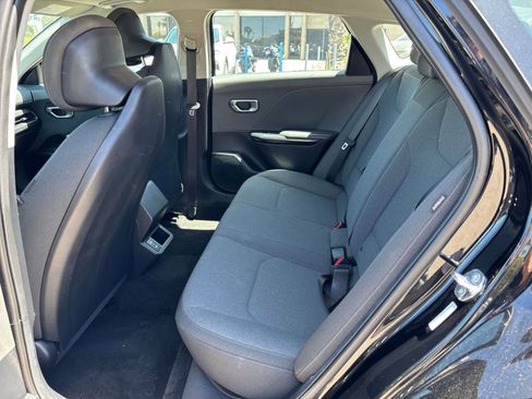 Used 2025 Kia K4 FWD image 25