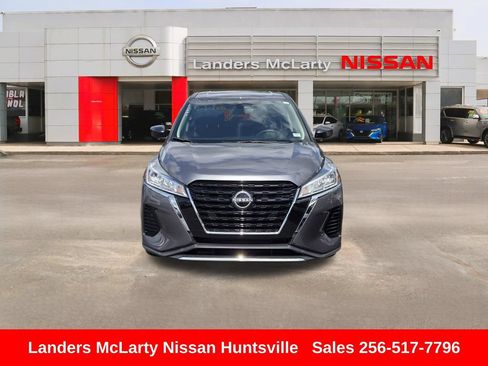 Used 2023 Nissan Kicks S FWD image 11