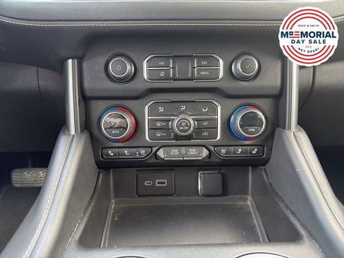 Used 2023 Chevrolet Suburban Premier AWD/4WD image 17