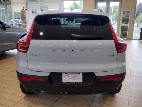 New 2026 Volvo XC40 B5 Plus w/ Protection Package Premier image 7