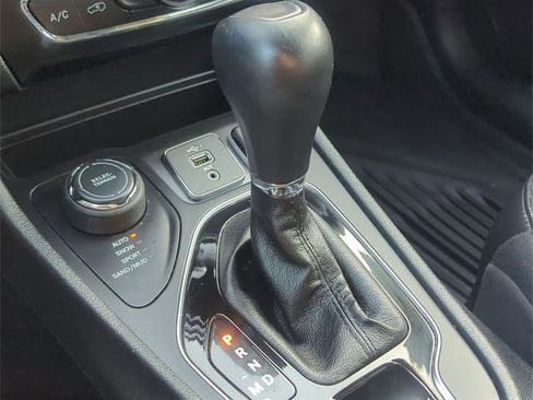 Certified 2020 Jeep Cherokee Limited image 20