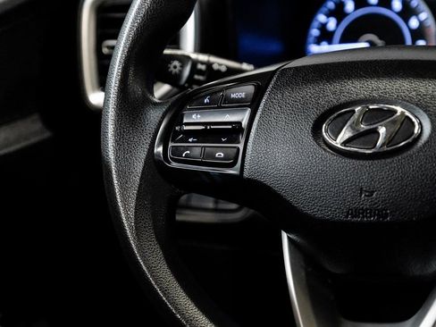 Used 2021 Hyundai Venue SE image 17