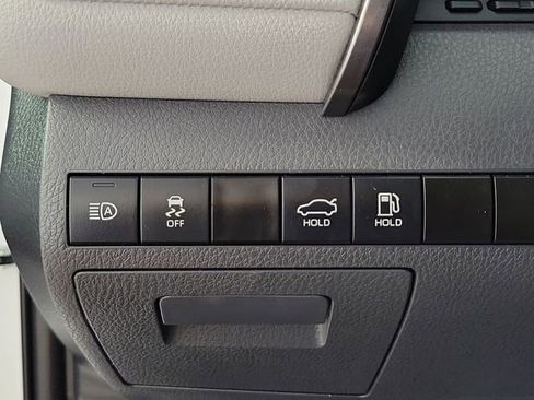 Used 2024 Toyota Camry SE image 23