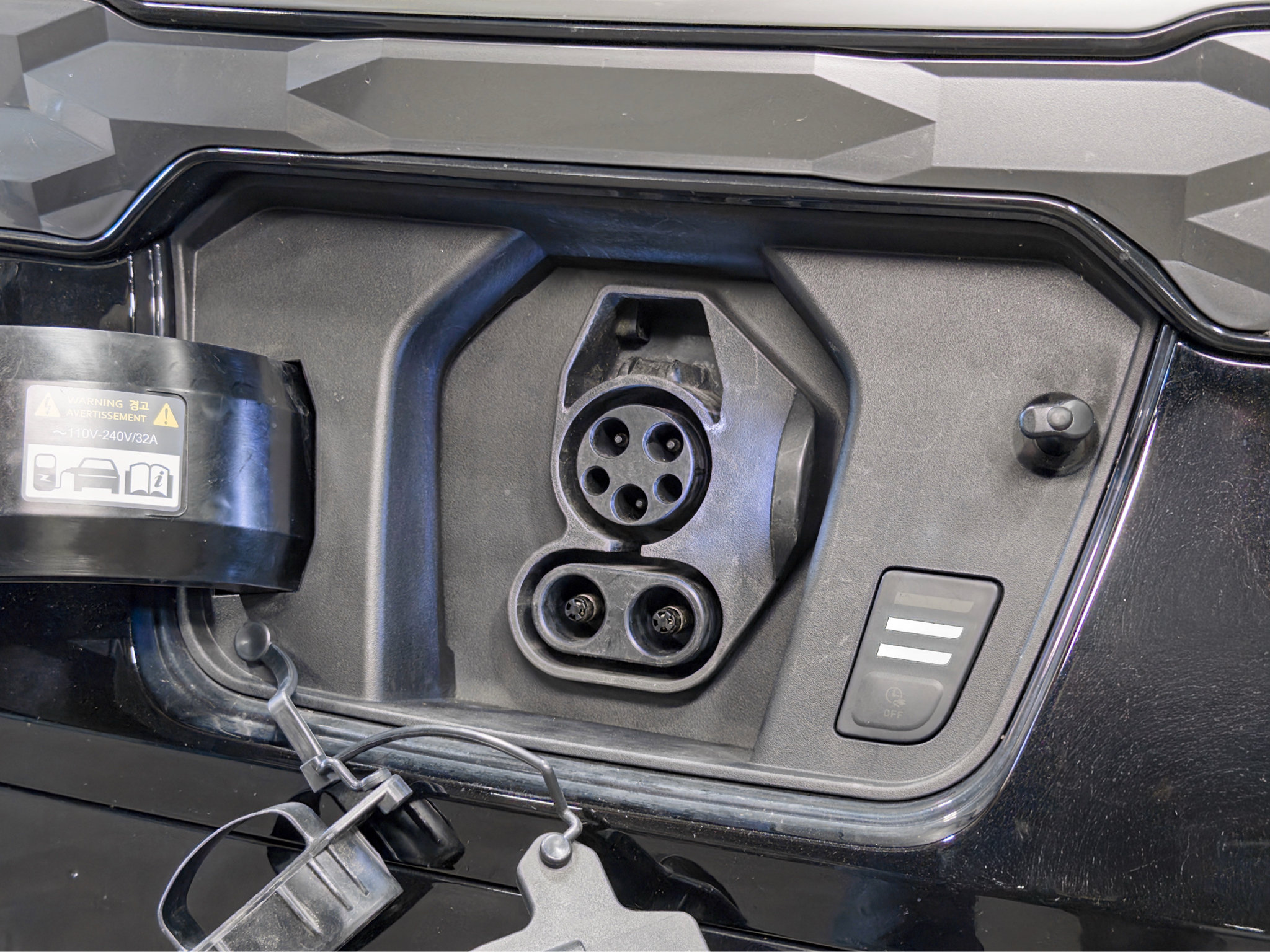 Used 2023 Kia Niro Wave w/ Wave Preserve Package FWD image 5