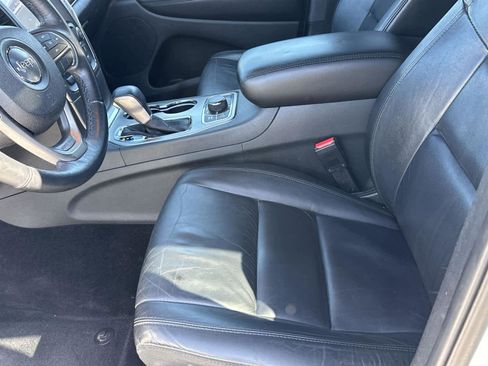 Used 2018 Jeep Grand Cherokee Limited image 12