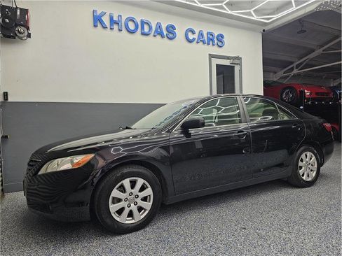 Used 2008 Toyota Camry XLE FWD image 1