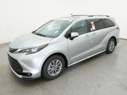 New 2025 Toyota Sienna XLE