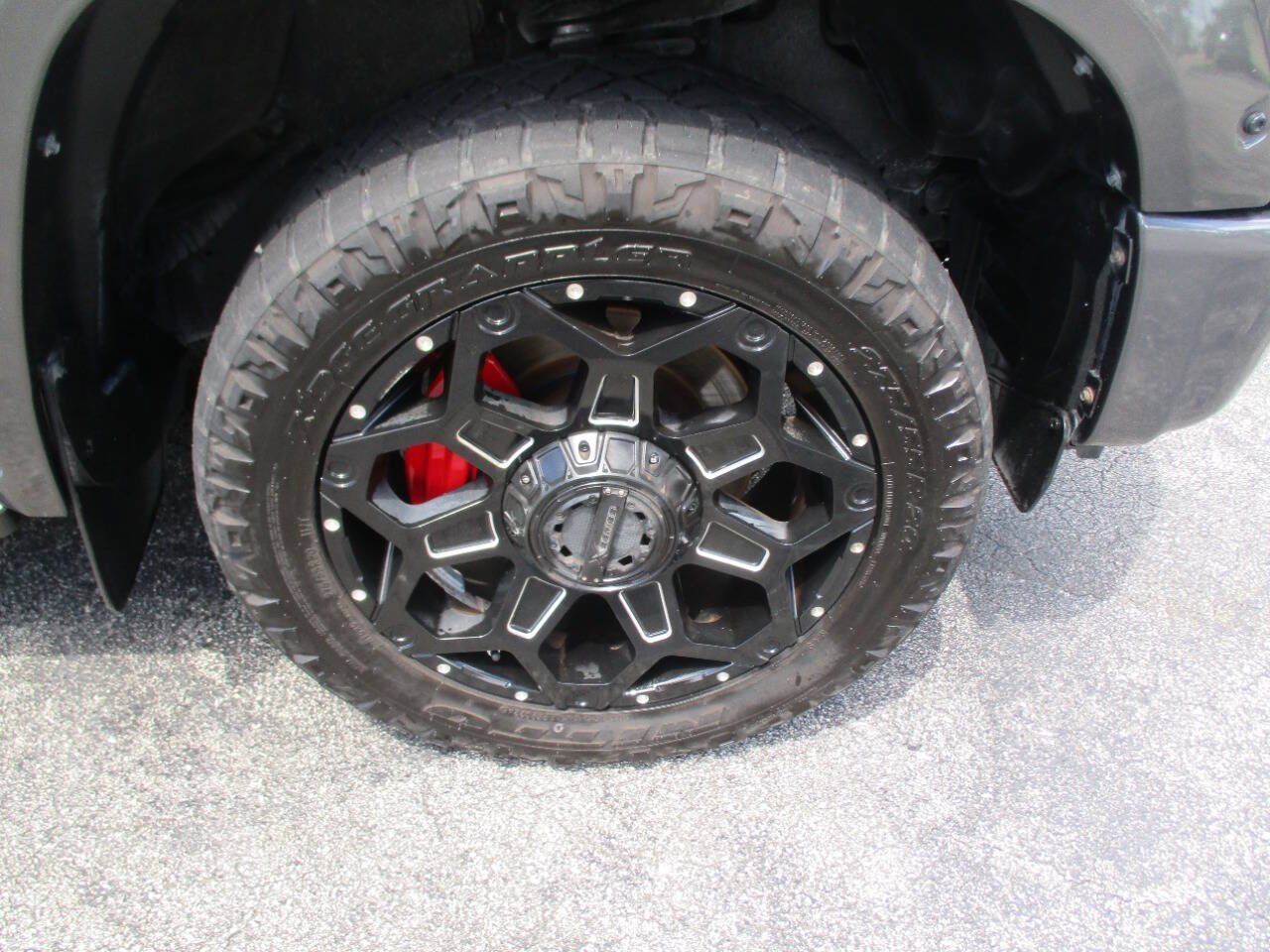Used 2020 Toyota Tundra SR5 w/ SR5 Upgrade Package AWD/4WD image 32