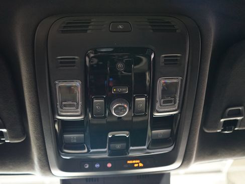 Used 2026 Cadillac Escalade ESV V AWD/4WD image 44