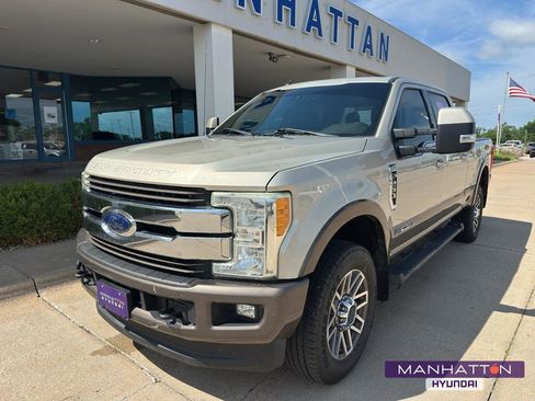 Used 2017 Ford F250 King Ranch w/ FX4 Off-Road Package AWD/4WD image 1
