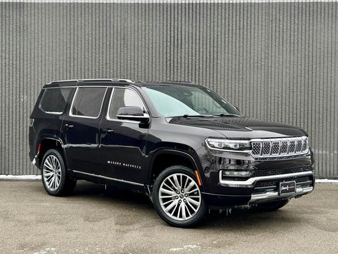 Used 2022 Jeep Grand Wagoneer Series III w/ Rear Seat Video Group 1 image 7