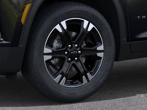 New 2027 Chevrolet Traverse LT w/ Sun and Wheel Package FWD image 9