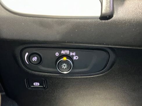 Used 2021 GMC Terrain SLE w/ Driver Convenience Package image 17