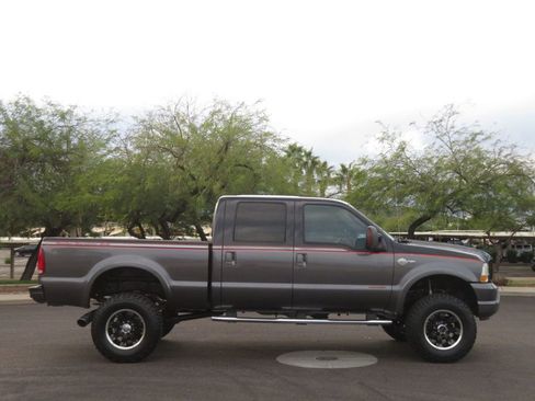 Used 2004 Ford F350 Harley-Davidson image 3