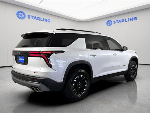 Certified 2025 Chevrolet Traverse Z71 w/ Enhanced Driving Package image 9