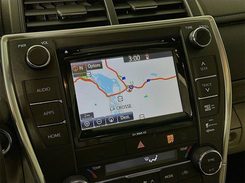 Used 2016 Toyota Camry XLE image 16