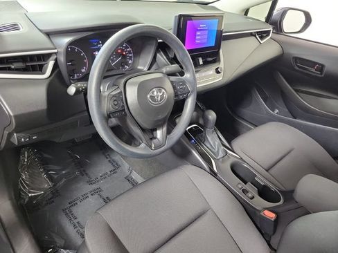 Used 2025 Toyota Corolla LE FWD image 18