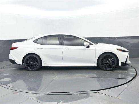 New 2026 Toyota Camry SE image 2