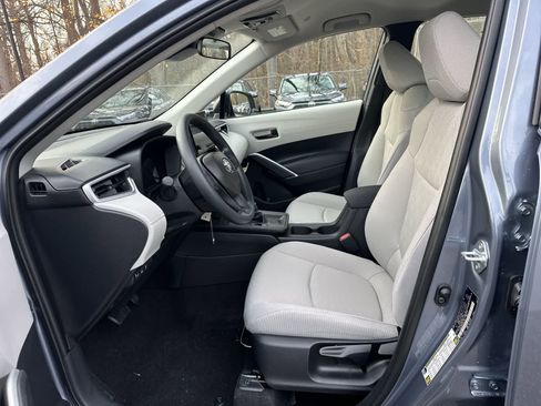 Used 2026 Toyota Corolla Cross L image 29