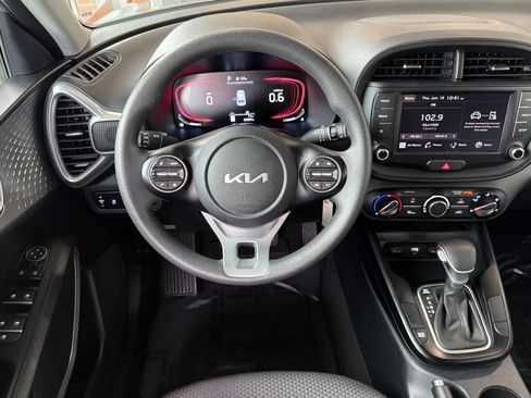 Used 2024 Kia Soul LX w/ Option Group 015 FWD image 16