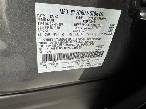 Used 2023 Ford Explorer XLT image 33