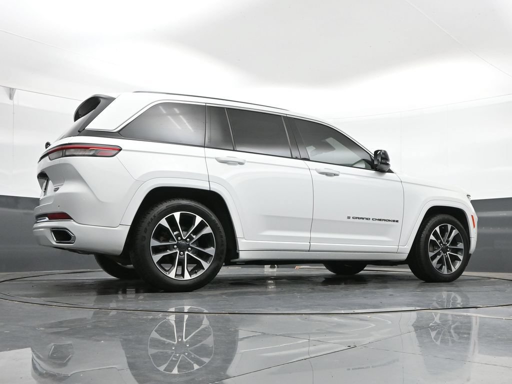 Used 2022 Jeep Grand Cherokee Overland AWD/4WD image 41