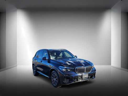 Used 2022 BMW X5 xDrive45e w/ M Sport Package image 4