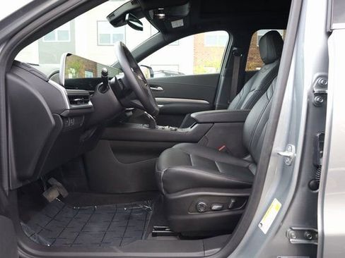 Used 2024 Cadillac XT4 Premium Luxury w/ Cold Weather Package image 13