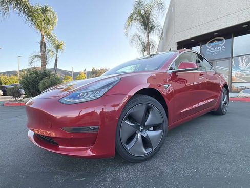Used 2020 Tesla Model 3 Standard Range image 9