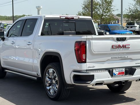 Used 2025 GMC Sierra 1500 Denali w/ Denali Reserve Package AWD/4WD image 7