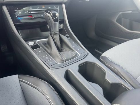 New 2026 Volkswagen Jetta SE FWD image 10