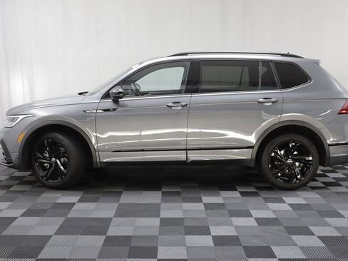 Certified 2023 Volkswagen Tiguan SE R-Line AWD/4WD image 4