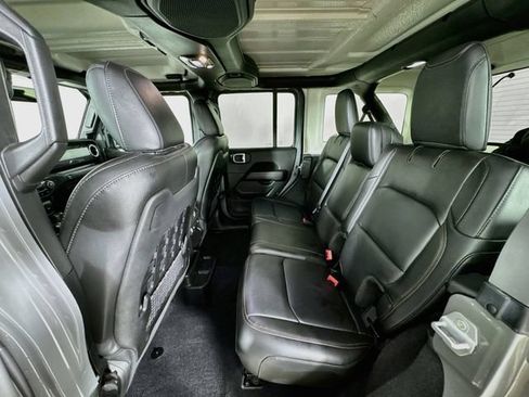 Used 2022 Jeep Wrangler Unlimited Rubicon AWD/4WD image 29